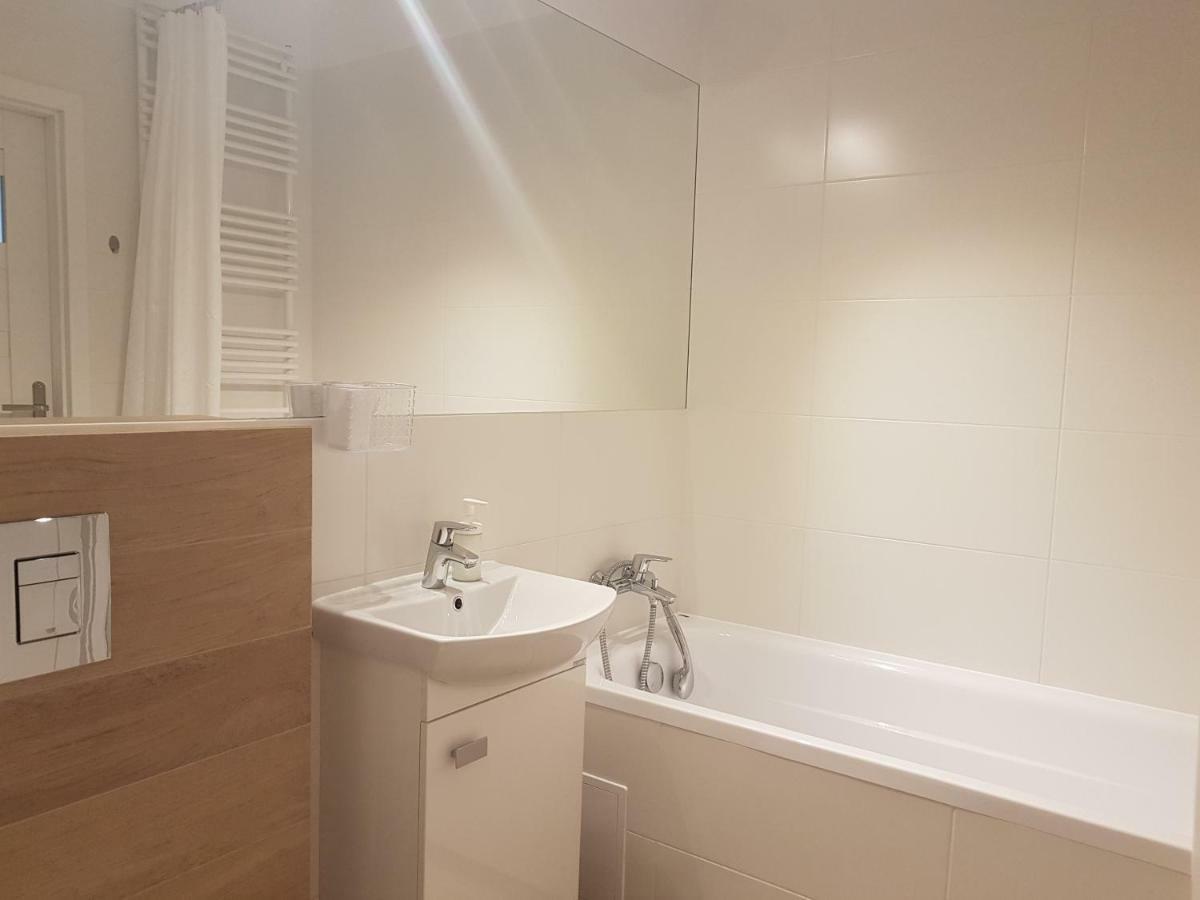 Hennela Apartment ワルシャワ エクステリア 写真
